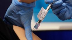 Pfizer-BioNTech ve Oxford-AstraZeneca aşıları Hindistan varyantına karşı etkili