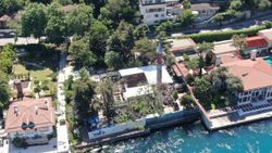 Üsküdar'da yanan tarihi Vaniköy Camii'nin son hali havadan görüntülendi