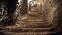 Gaziantep Kalesi'nin altındaki tarihi tüneller turizme açılacak