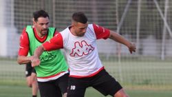 Antalyaspor'da 4 futbolcuyla yollar ayrıldı