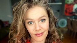 Burcu Biricik'i sinirlendiren yorum