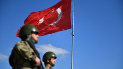 Yunanistan'a kaçmaya çalışan 3 şahıs Edirne'de yakalandı