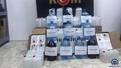 Kars’ta, otel odasını sahte içki imalathanesine çeviren şahıslar yakalandı