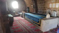 Kayseri'de define için türbe kazdılar