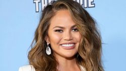 Chrissy Teigen, siber zorbalık skandalının ardından Instagram'da göründü