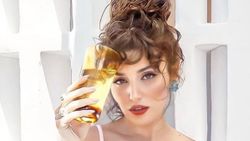 Hande Erçel: Gece denize girerim