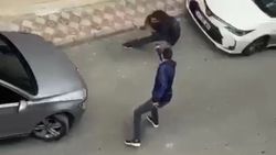 Esenler'de silahlı saldırı kamerada