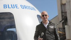 Jeff Bezos, 20 Temmuz'da kardeşi ile uzaya gidiyor