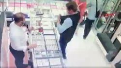 Pendik’te sahte bilezik ile kuyumcuyu dolandıran şahıs yakalandı