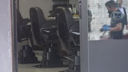 Ordu'da ağabeyi kavgada ölen kadın, husumetlisini berberde bıçakladı