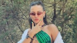Serenay Sarıkaya'dan bikinili pozlar