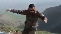 Şehit Veli Kabalay'ın zeybek oynadığı görüntüler
