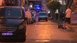 İstanbul'da çocuğunu parka götürmek için sokağa çıkan baba silahlı saldırıda öldü