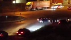 Esenyurt'taki asker eğlencesinde caddede drift attılar