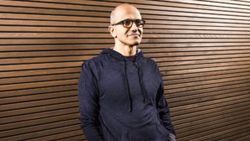 Microsoft CEO'su Satya Nadella şirketin başkanı seçildi
