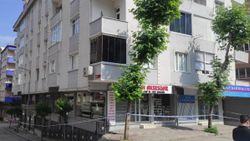 Güngören’de, deprem sonrası balkonu çöken bina boşaltıldı