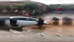 İzmir’de yağmur yağdı, kırsal alanlar sular altında kaldı