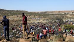 Güney Afrika'da keşfedilen taşların kuvars kristalleri olduğu belirlendi