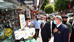 Hulusi Akar, Malatya'da esnafı ziyaret etti