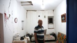 Bingöl'deki depremde hasar gören evler