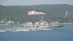 ABD savaş gemisi, Çanakkale Boğazı'ndan geçti