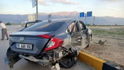 Isparta’da 2 otomobil çarpıştı: 9 yaralı