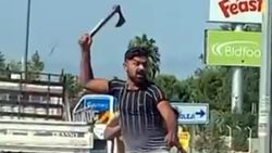 Antalya'da trafikte baltalı döner bıçaklı tartışma