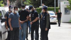 Eskişehir'de ATM'den papağan aparatıyla kart kopyaladılar