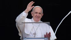 Papa Francis, pazar ayinine hastaneden katılacak
