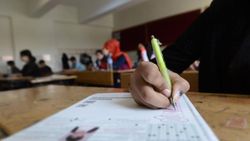 DGS soru kitapçığını sosyal medyadan paylaşan adaya gözaltı