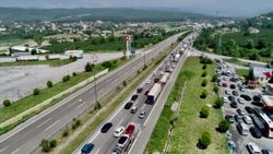 Tatilcilerin İstanbul'dan kaçışı başladı