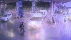 Üsküdar'da çatışmada arada kalan pompacının vurulma anı