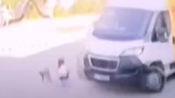 Silivri'de 4 yaşındaki çocuk kamyonetin altında kaldı