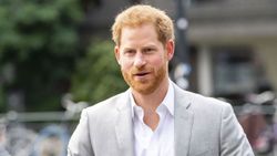 Prens Harry, hayatını anlatan kitap yazıyor