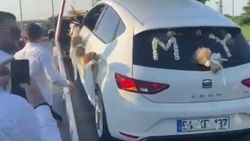 Sakarya'da düğün salonuna çekicinin üzerinde gittiler
