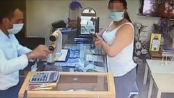 İzmir’de kuyumcuda hırsızlık kamerada