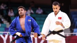 Bilal Çiloğlu Tokyo'da ippon ile son 16'ya kaldı