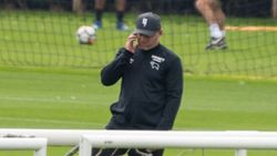 Wayne Rooney antrenmanda futbolcusunu sakatladı