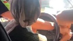Bulgar polisi, zorbalıkla gurbetçilerin aracına el koymaya çalıştı