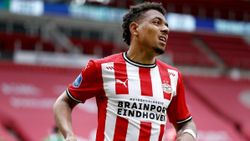 PSV'nin genç golcüsü Malen Dortmund'a satıldı
