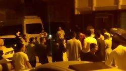 Esenyurt'ta asker eğlencesinde halay çekip havaya ateş ettiler