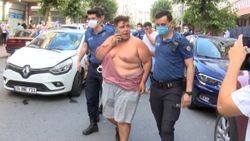 Gaziosmanpaşa'da yayalara çarpan sürücü linç edildi