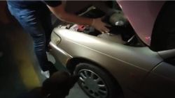 Hatay'da otomobilin motorundan uyuşturucu çıktı