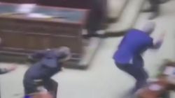 İtalya'da Temsilciler Meclisi'nde 'Yeşil Geçiş' protesto edildi