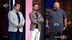 'Love at first bite' ne demek? Somer Şef'in tişörtü merak konusu oldu