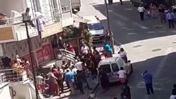Esenyurt'ta komşular arasında sopalı çöp dökme kavgası çıktı