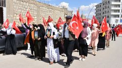 Şırnak’ta şehit ve gazi yakınları evlat nöbetinde