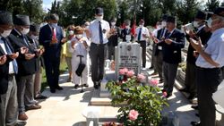 Şehit Pilot Yüzbaşı Cengiz Topel mezarı başında anıldı