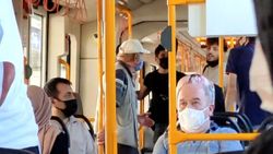 Bursa metrosunda gergin anlar: Sokak müzisyenleri yolcuları isyan ettirdi