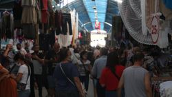 Edirne'de Bulgar turistler Ulus Pazarı'na akın etti